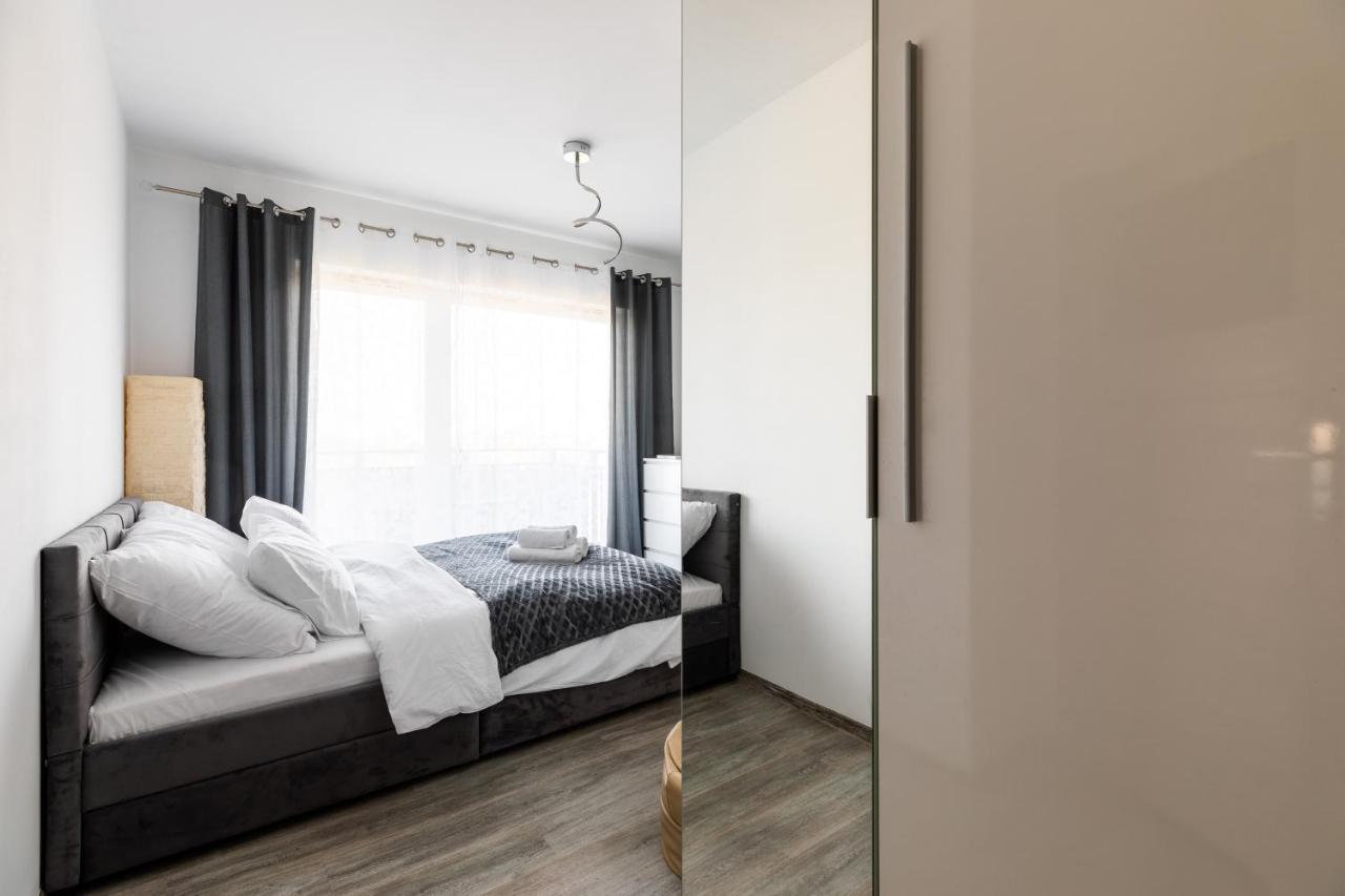 P&O Serviced Apartments - Dionizosa Warszawa Zewnętrze zdjęcie